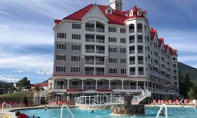 Lincoln Resort | Scenic River Walk Resort: One-Bedroom Suite with Balcony