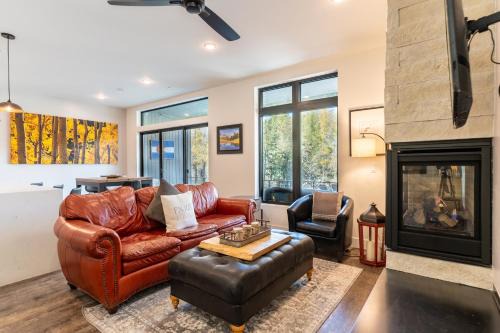 Willow Grove House | Cozy River West Condos #714 with Hot Tub & Dining Options