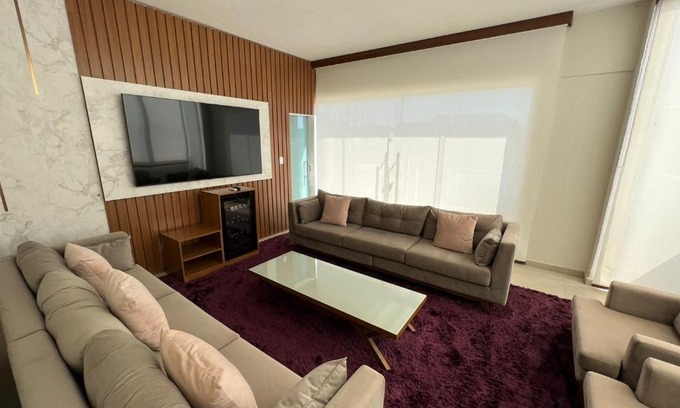 Flores Apartment | River X House: Guest Rated 9.8 with Hot Tub & Kitchen