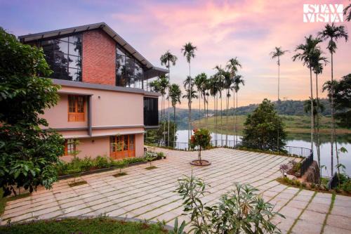 Vayittiri Villa | Rivera The Lake View: Indoor Games & Breakfast Included
