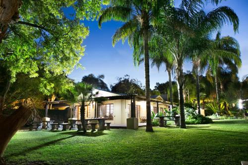 Upington Bed & Breakfast | Pet-Friendly Riverbank Lodge with Pool & Kitchen Amenities