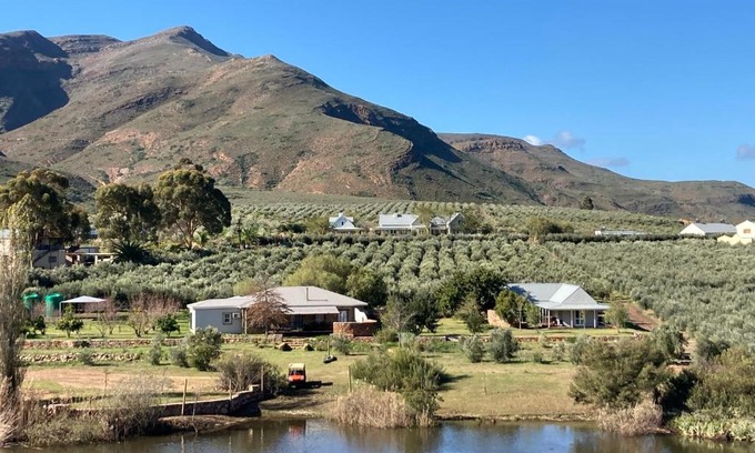 Robertson House | Discover Riverbend Farm: Pet-Friendly & Family-Oriented Stay