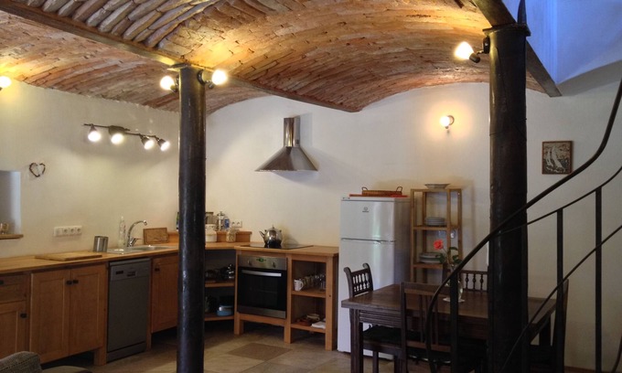 Kajov Apartment | Guest Rated 10/10: Riverfern Apartment with Pool & Spa