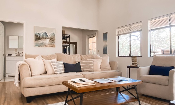 Three Rivers House | Riverfront Private Bungalow Close to Sequoia National Park