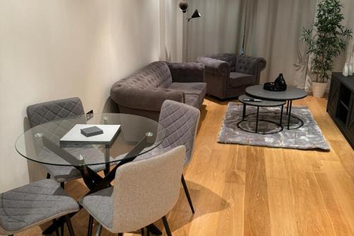 Syon Apartment | Pet-Friendly Kew Riverside Apartments - Rated 9/10 by Guests
