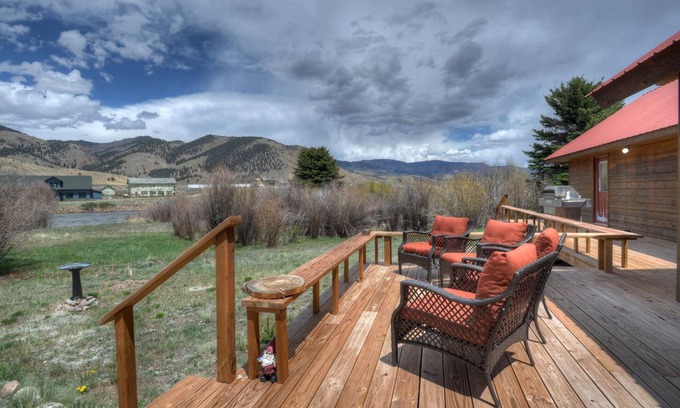 Creede House | Pet-Friendly Retreat with Riverfront Access & ATV Welcome