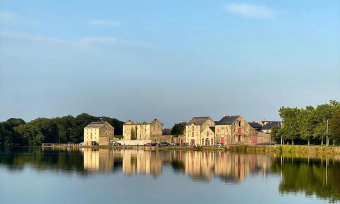 Ramelton Apartment | Highly Rated Riverfront Apartments at The Blue Goat Ramelton
