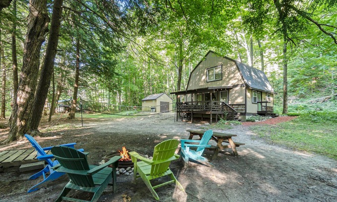 Frankfort House | Riverfront Cabin Retreat with Private Dock and Pet-Friendly Perks