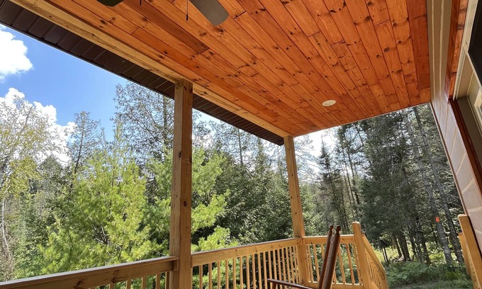 Luzerne Cabin | Guest Rated 10/10: Riverfront Cabin with Pool & Breakfast