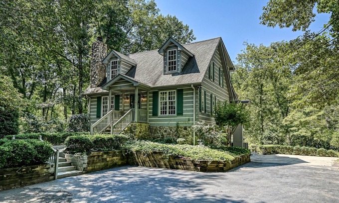 Rutherfordton Cabin | Riverside Cabin Retreat with Private Hot Tub and Firepit