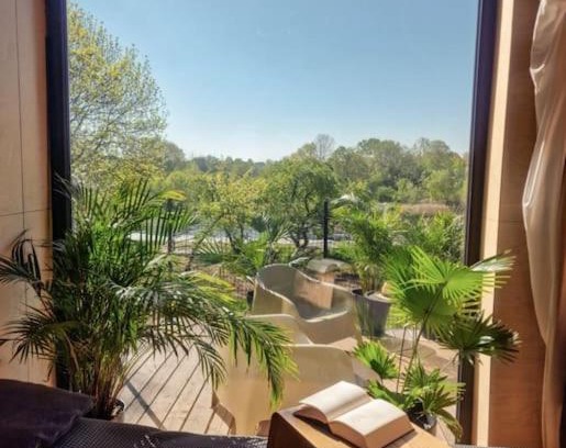 Stare Miasto District Villa | Riverside Cabins with Ocean Views and Pet-Friendly Perks