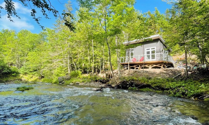 Balmoral Mills Cottage | Idyllic Riverfront Cottage with Pet-Friendly Amenities