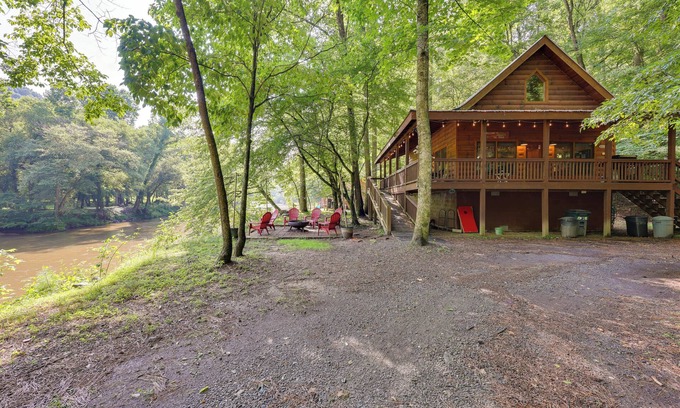 Ellijay Cabin | Riverfront Ellijay Cabin with Deck and Pool Access