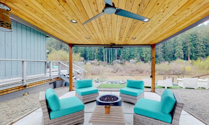 Monte Rio House | Riverfront Escape: Pet-Friendly Retreat with Hot Tub & High Rating