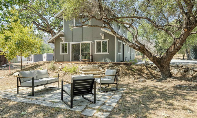 Three Rivers House | Discover The River House at Kaweah River: Rated 9.8/10