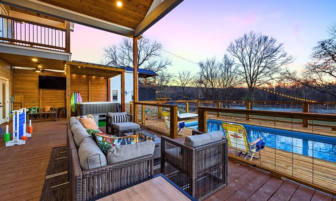 Broken Bow Cabin | Riverfront + Heated Pool, Pool Table, Kayaks, Fishing | EV