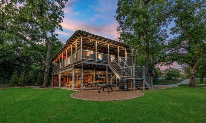 Dennis House | Unforgettable Riverfront Retreat at Lazy Bend River Ranch