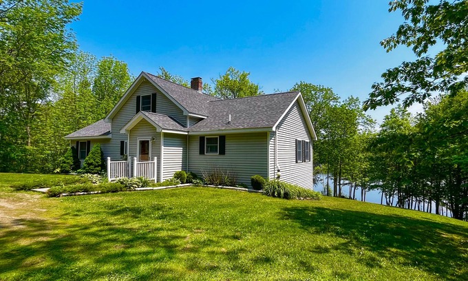 Stockton Springs House | Scenic Riverfront Retreat with Deck and Firepit in Maine