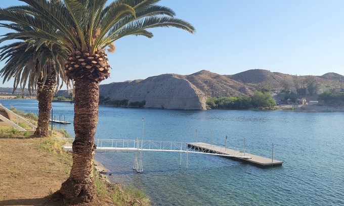 Bullhead City House | Riverfront Retreat with Casino View and Oceanfront Spa