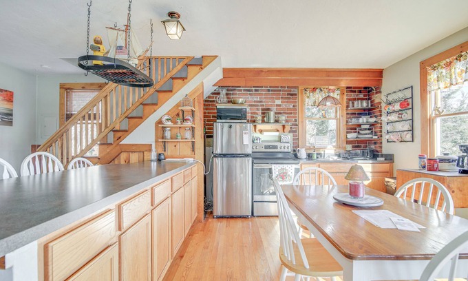 Kingston Cottage | Waterfront Kingston Cottage with Deck, Steps to the Beach