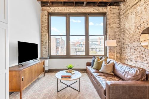 Downtown St. Louis Apartment | Cozy Loft Apartment Steps from Arch - Ideal for Families
