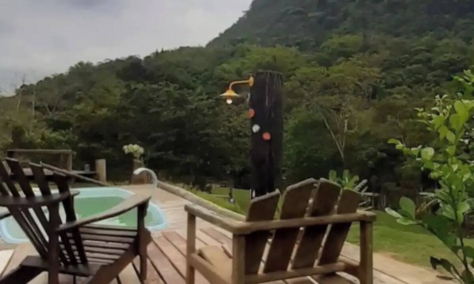Rio das Ostras Cottage | Riverfront Retreat: Pet-Friendly Suites, Lofts & Houses