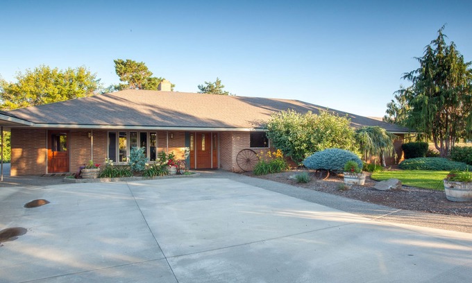 Prosser House | Experience Riverfront Ranch House in Picturesque Wine Country