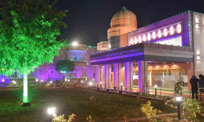 Chitrakoot Hotel | Budget-Friendly Riverfront Resort with Family Amenities