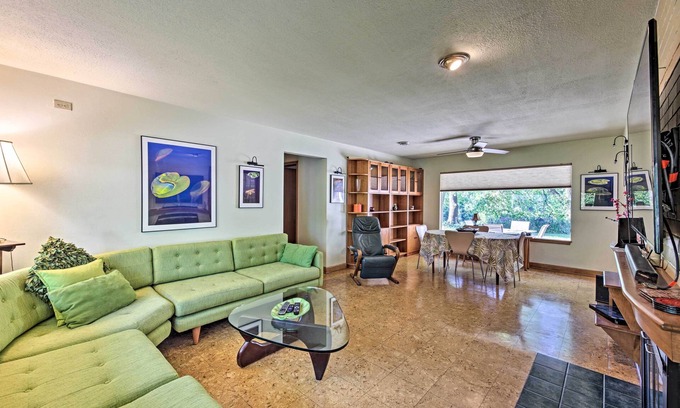Glendale House | Riverside Escape: 9.4/10 Rated Near Downtown Milwaukee
