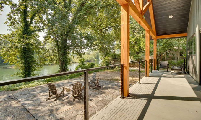 Mountain Home Cabin | Exceptional Riverfront Cabin Rental with Shared Dock Access