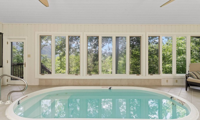 Woodstock Cabin | Riverside Retreat: Family-Friendly with Hot Tub & Spa