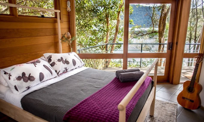 Berowra Waters House | Riverfront 'Treehouse' Escape (8 Dusthole Pt)