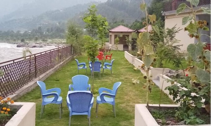 Balakot Hotel | Discover Riveria The Edge Hotel: Family-Friendly Stays