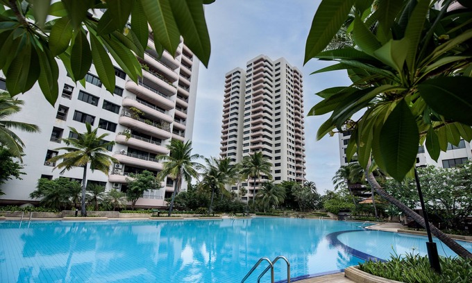Nonthaburi Hotel | Discover Riverine Place Hotel & Residence: Family-Friendly Resort