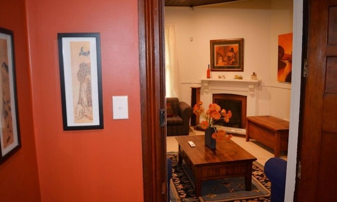 Taumarunui House | Discover Riverlea Cottage: Art Stay with Pool & Breakfast