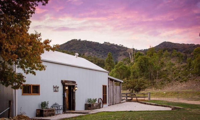 Cudgegong House | Explore Riverlea Stables: Family-Friendly with a Pool