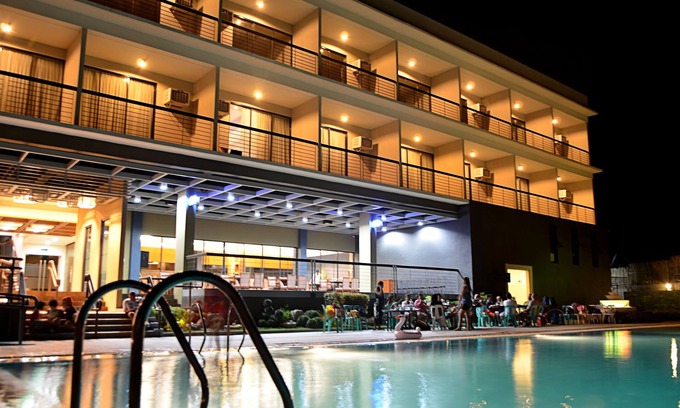 Sarrat Hotel | Discover Rivermount Hotel and Resort with Pool & Dining