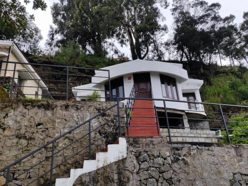 Kodaikanal Bed & Breakfast | Pet-Friendly Riverrun with Breakfast and Family Amenities