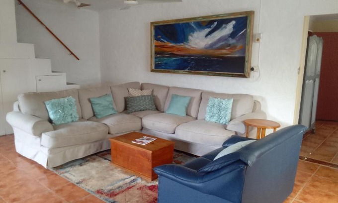 Bushman's River Mouth Apartment | Pet-Friendly Riversbend Cottage: Perfect for Family Getaways