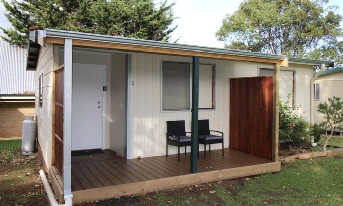 Augusta Cottage | Riverscape Cottage No.3: Walk to Blackwood River & Breakfast