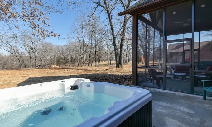Branson Cedars House | Riversedge Lodge: Family-Friendly Retreat with Pool & Spa