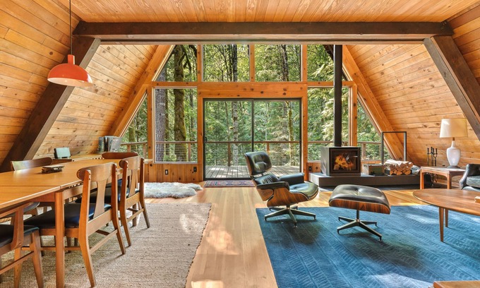 Rhododendron Cabin | Cozy Riverside A-frame with Private Deck & Spa Amenities