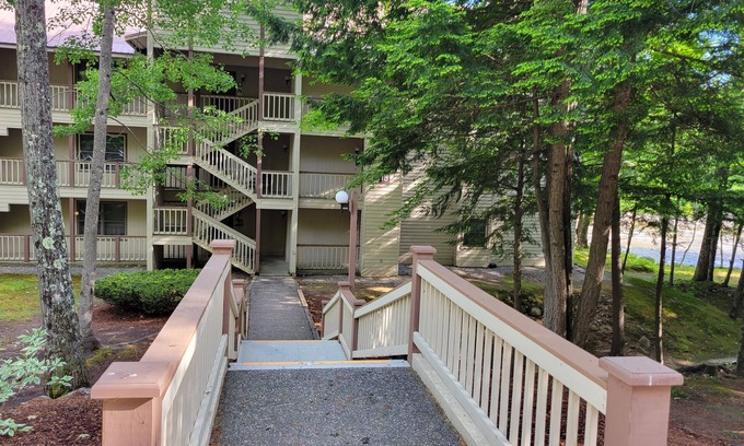 Lincoln Condo | Top-Rated RD103 with Pool & Kitchen - Family Friendly Stay