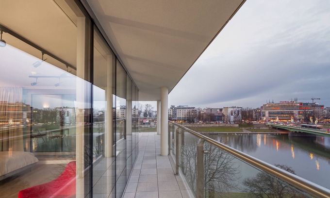 City Centre Apartment | Pet-Friendly Riverside Aparthotel - Rated 9.6/10