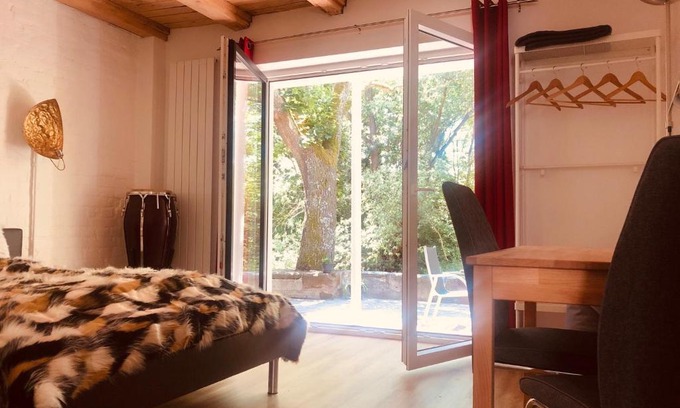 Herzogenaurach Apartment | Elegant Riverside Apartment in Central Herzogenaurach