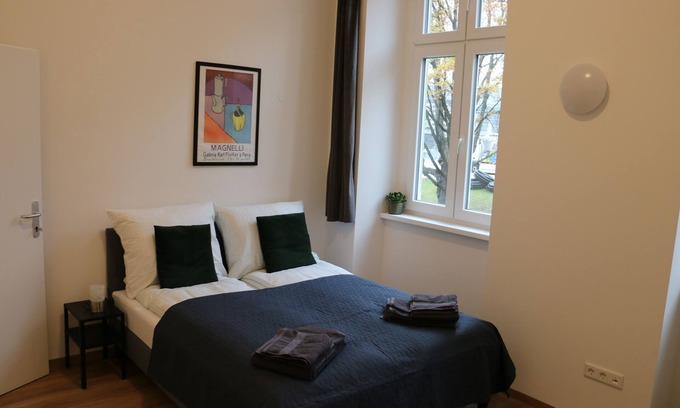 Rathausviertel Apartment | Comfortable Riverside Apartment in Central Location