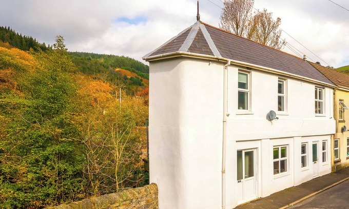 Glyncorrwg House | Pet-Friendly Riverside Retreat Near Afan Valley Escapes