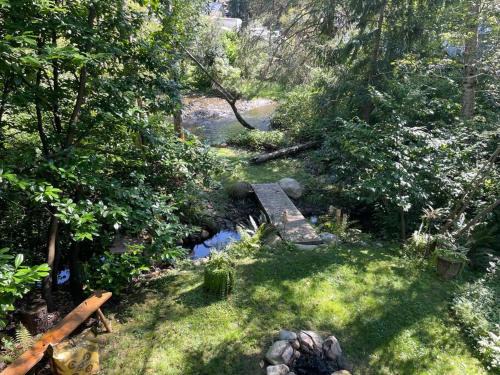 May Creek Apartment | Riverside Bird House