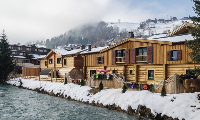 Kaprun Ski Chalet | Idyllic Riverside Chalet with Sauna and Hot Tub in Kaprun