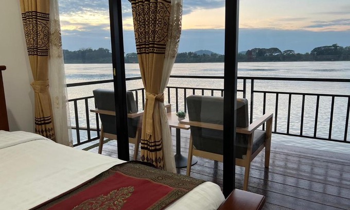 Chiang Khan Hotel | Explore Riverside Chiangkhan: Family-Friendly Retreat